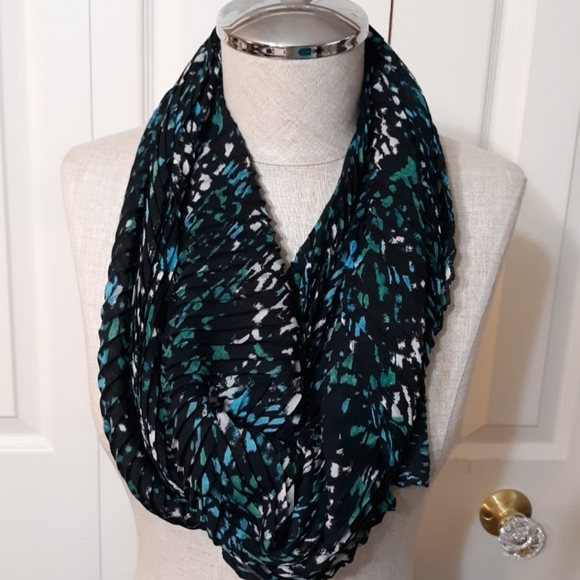 Scarf - Picture 3 of 4